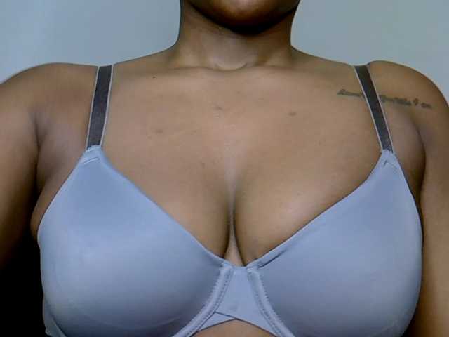 MDIVAH live cam on BongaCams