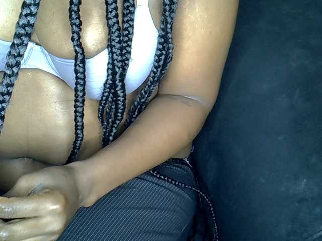 MDIVAH live cam on BongaCams
