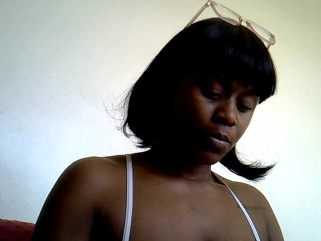 MDIVAH live cam on BongaCams