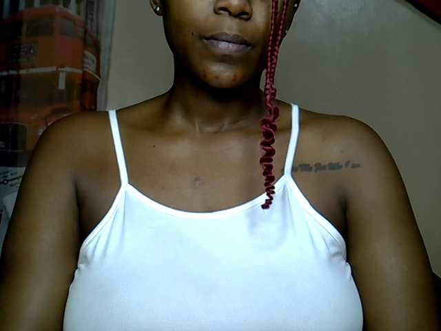 MDIVAH live cam on BongaCams