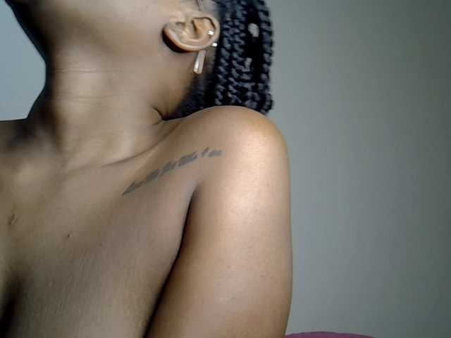 MDIVAH live cam on BongaCams