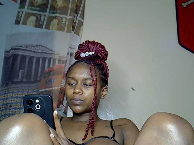 MDIVAH live cam on BongaCams