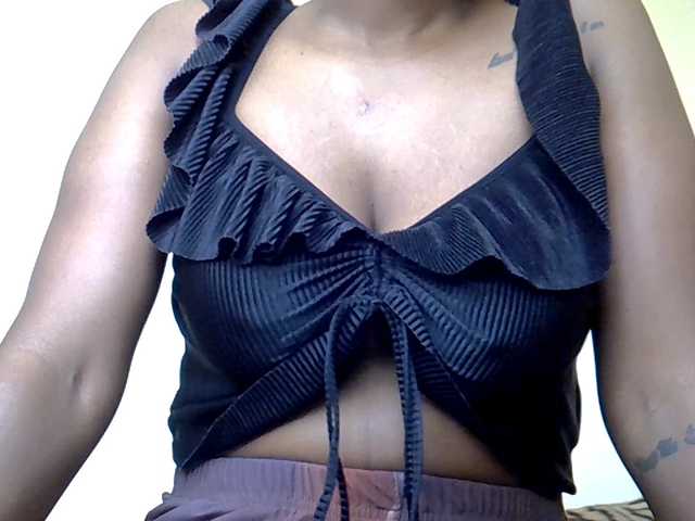 MDIVAH live cam on BongaCams