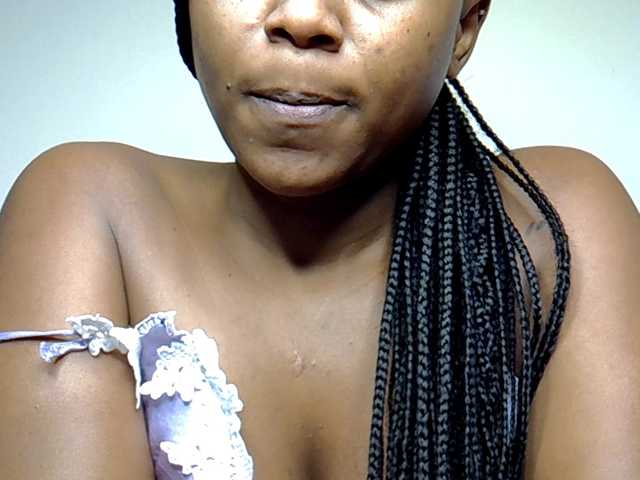 MDIVAH live cam on BongaCams