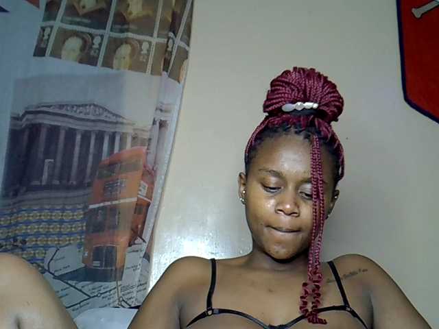 MDIVAH live cam on BongaCams