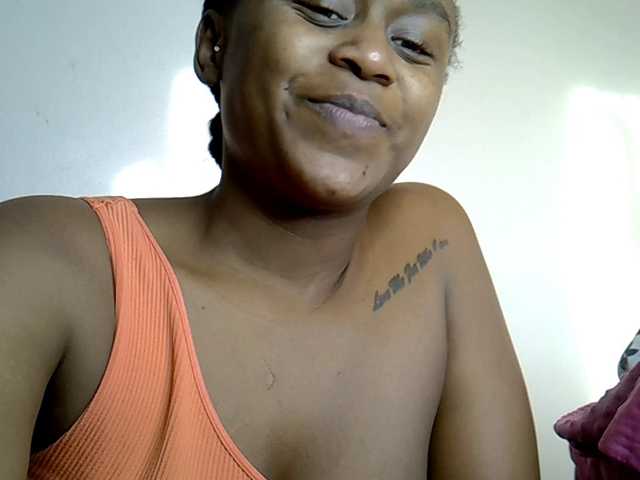 MDIVAH live cam on BongaCams