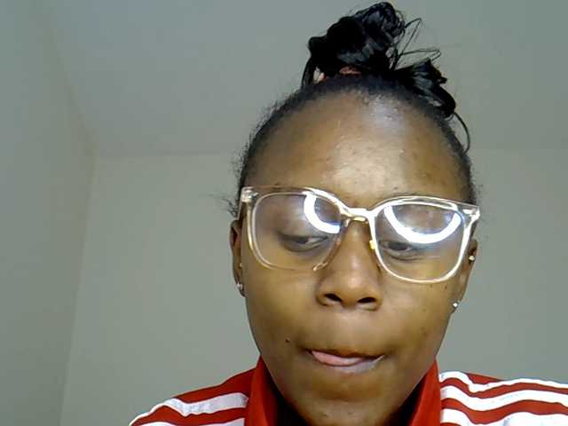 MDIVAH live cam on BongaCams
