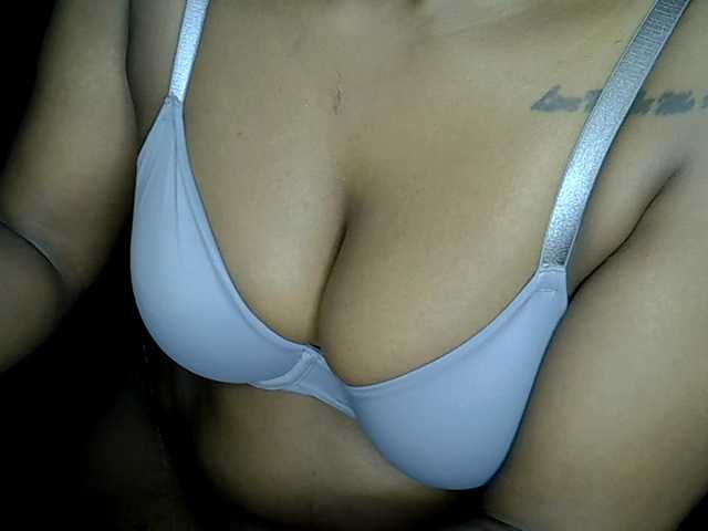 MDIVAH live cam on BongaCams