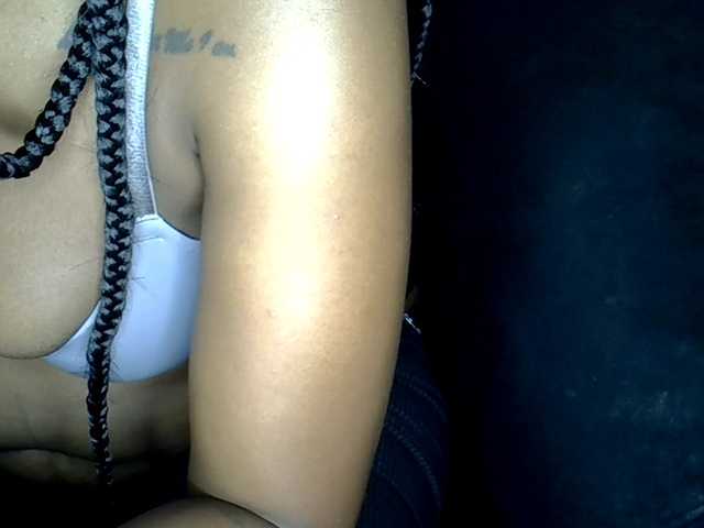 MDIVAH live cam on BongaCams