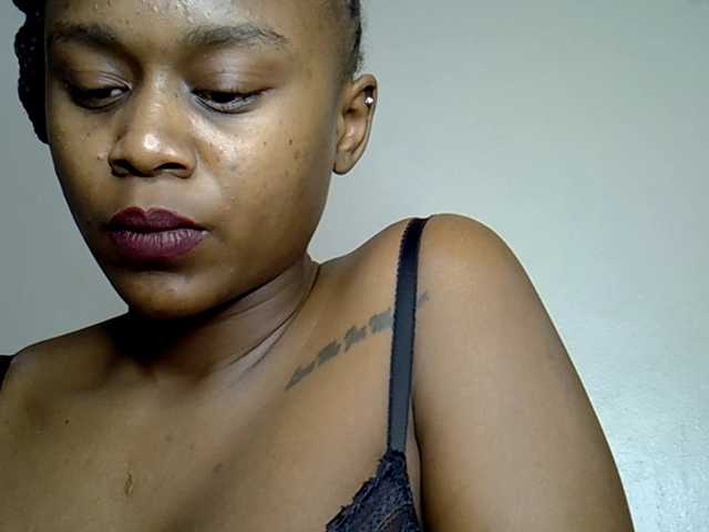 MDIVAH live cam on BongaCams