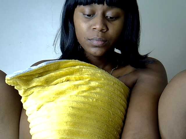 MDIVAH's BongaCams show and profile