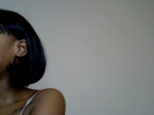 MDIVAH live cam on BongaCams