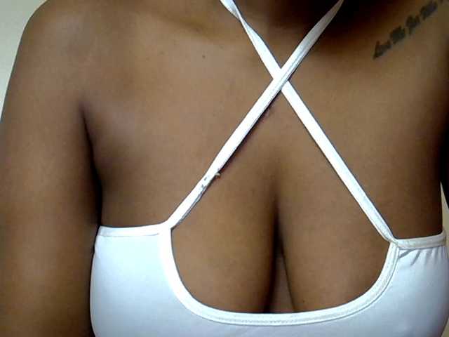 MDIVAH live cam on BongaCams