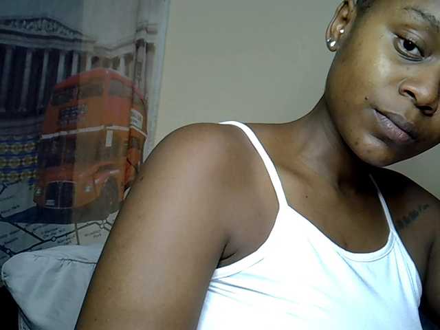 MDIVAH live cam on BongaCams