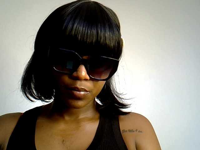 MDIVAH live cam on BongaCams