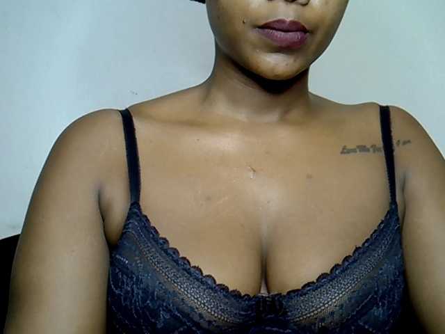 MDIVAH live cam on BongaCams