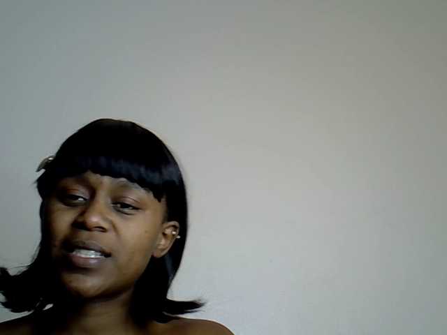 MDIVAH live cam on BongaCams