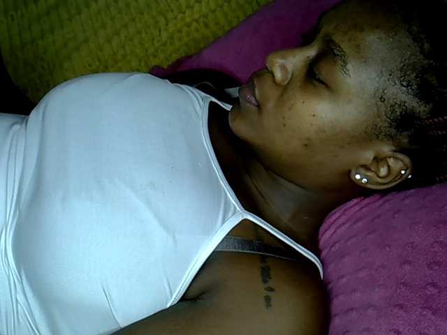 MDIVAH live cam on BongaCams