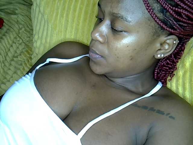 MDIVAH live cam on BongaCams