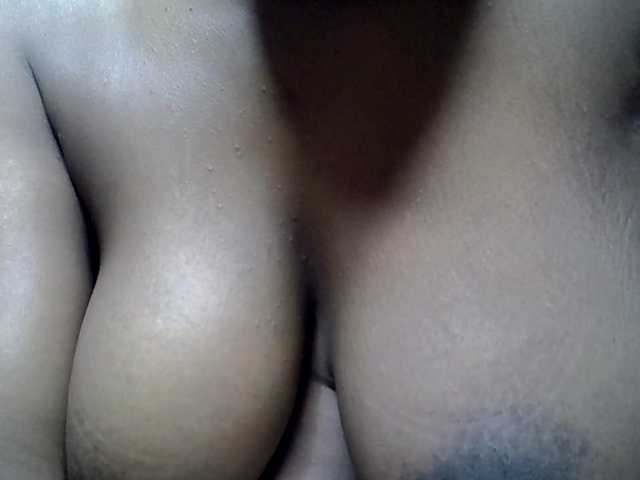 MDIVAH live cam on BongaCams