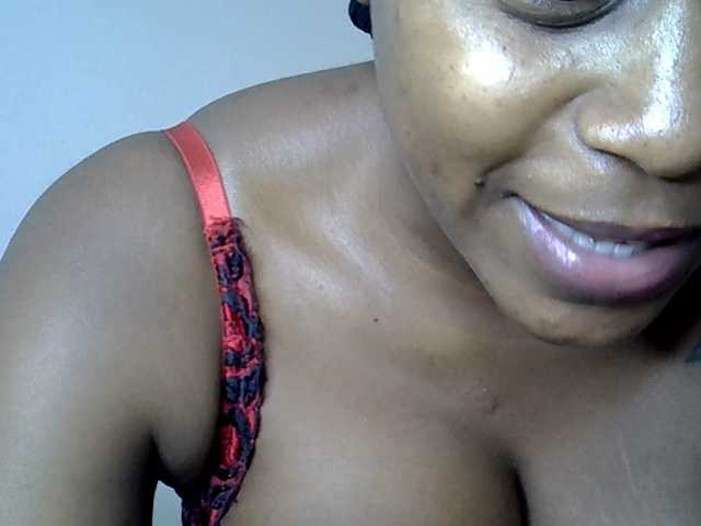 MDIVAH live cam on BongaCams