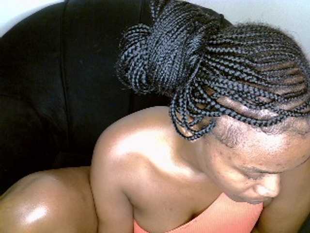MDIVAH live cam on BongaCams
