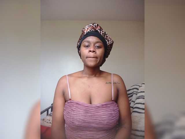MDIVAH live cam on BongaCams