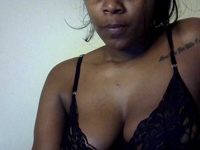 MDIVAH live cam on BongaCams