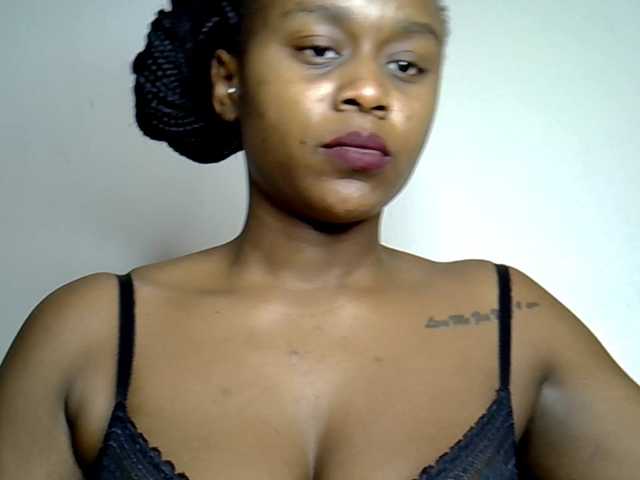 MDIVAH live cam on BongaCams