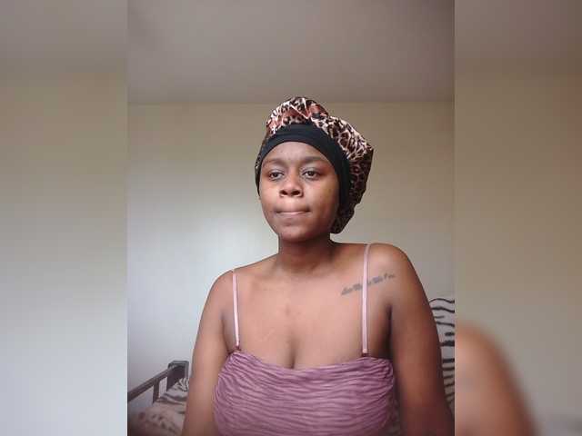 MDIVAH live cam on BongaCams