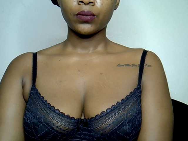 MDIVAH live cam on BongaCams