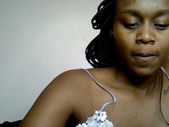 MDIVAH live cam on BongaCams
