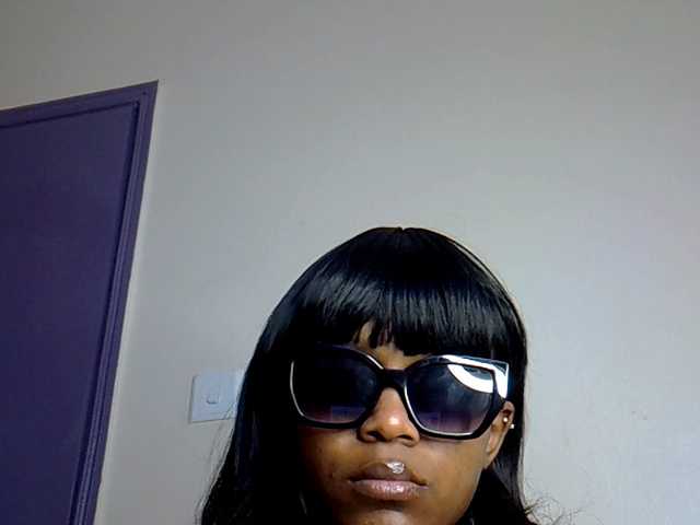 MDIVAH live cam on BongaCams