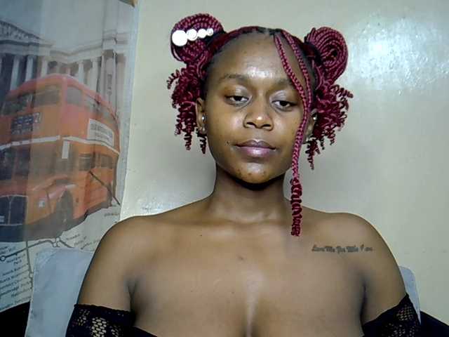 LAYLAAH è una modella italiana in cam durante uno show su BongaCams. Include i seguenti tag: Ebony,Brunette,Trimmed