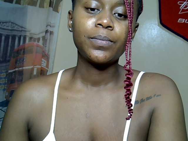 MDIVAH live cam on BongaCams