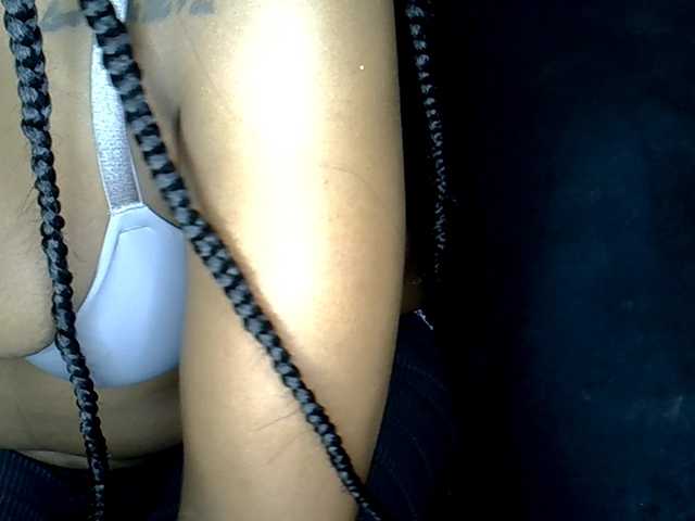 MDIVAH live cam on BongaCams