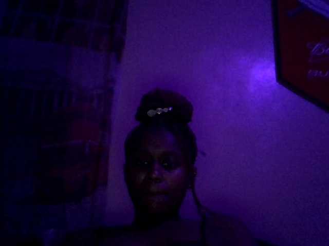 MDIVAH live cam on BongaCams
