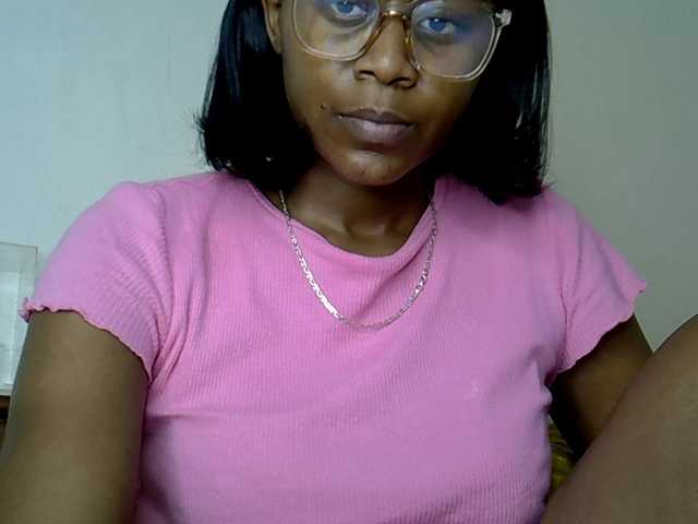 MDIVAH's BongaCams show and profile