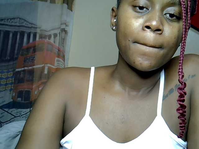 MDIVAH live cam on BongaCams