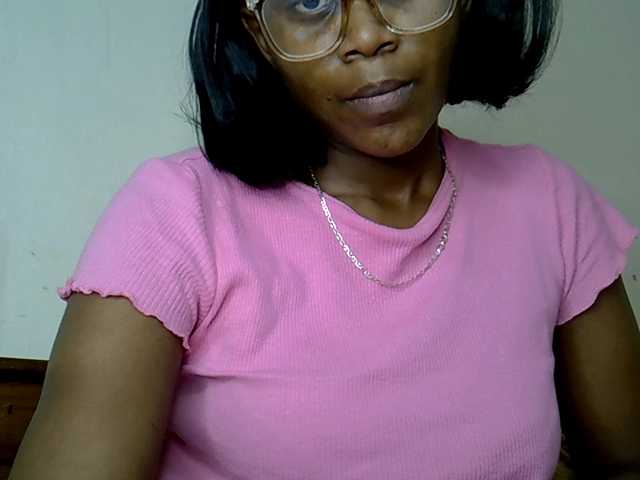 MDIVAH's BongaCams show and profile