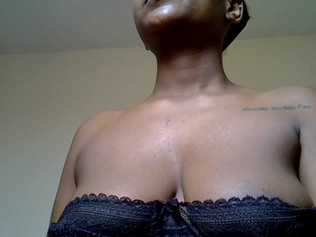 LAYLAAH live webcam show