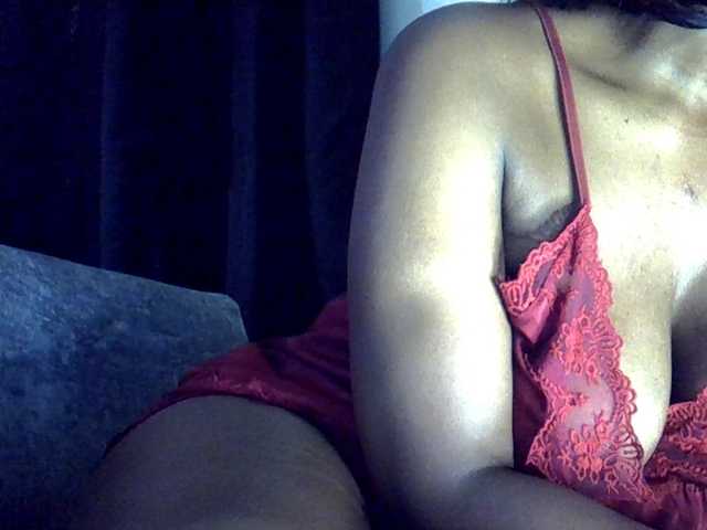 MDIVAH live cam on BongaCams