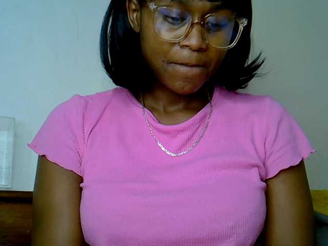 MDIVAH's BongaCams show and profile