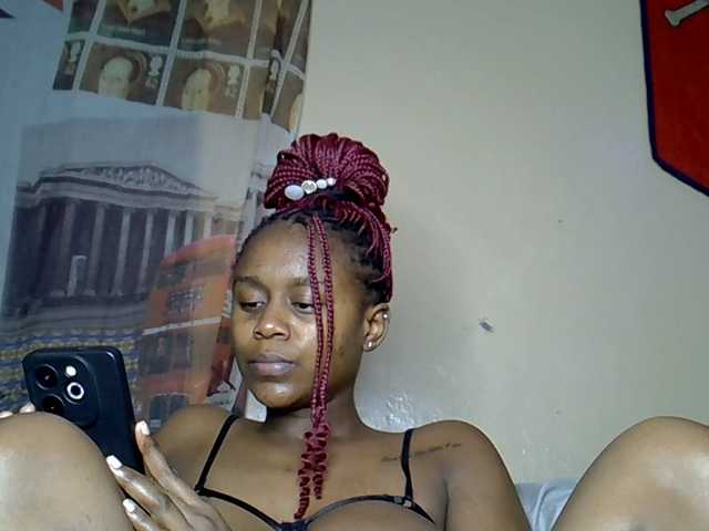MDIVAH live cam on BongaCams