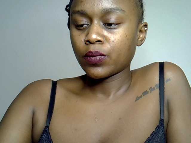 MDIVAH live cam on BongaCams