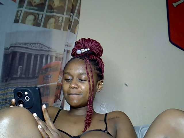 MDIVAH live cam on BongaCams