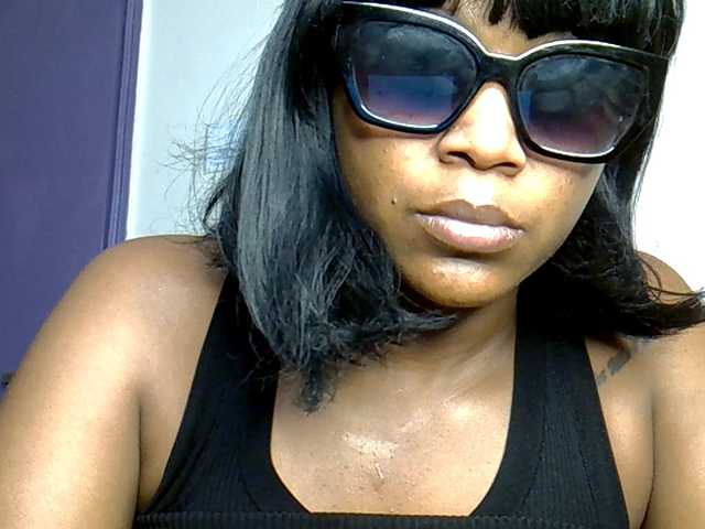 MDIVAH live cam on BongaCams
