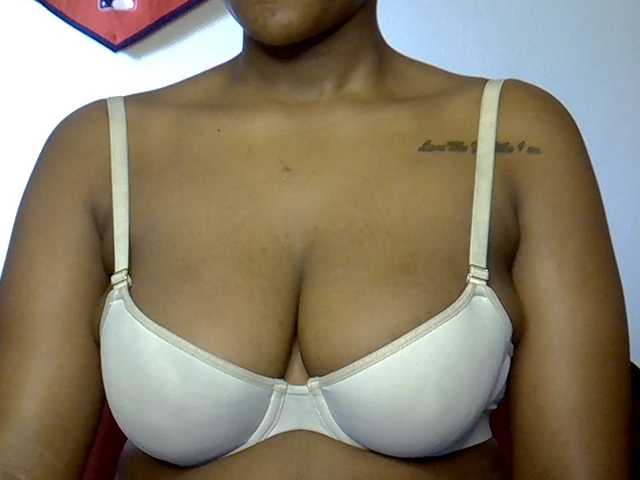 MDIVAH live cam on BongaCams