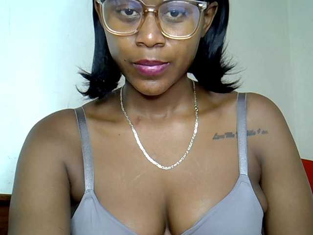 MDIVAH's BongaCams show and profile