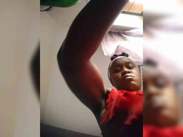 LAYLAAH webcam